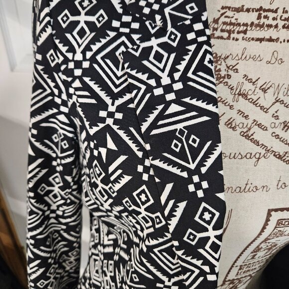 Blazer/Jacket - black and white geometric - Picture 5 of 6
